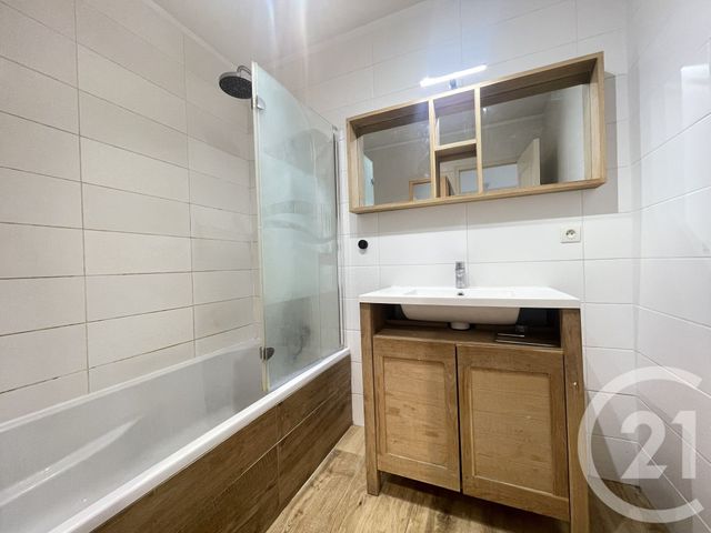 Appartement F3 à vendre - 3 pièces - 72.43 m2 - ST LAURENT DU VAR - 06 - PROVENCE-ALPES-COTE-D-AZUR - Century 21 Rivièra Transactions