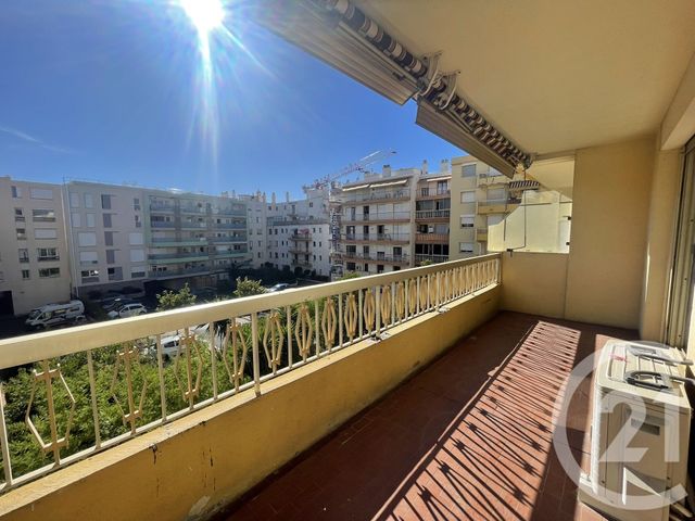 Appartement F3 à vendre - 3 pièces - 72.43 m2 - ST LAURENT DU VAR - 06 - PROVENCE-ALPES-COTE-D-AZUR - Century 21 Rivièra Transactions