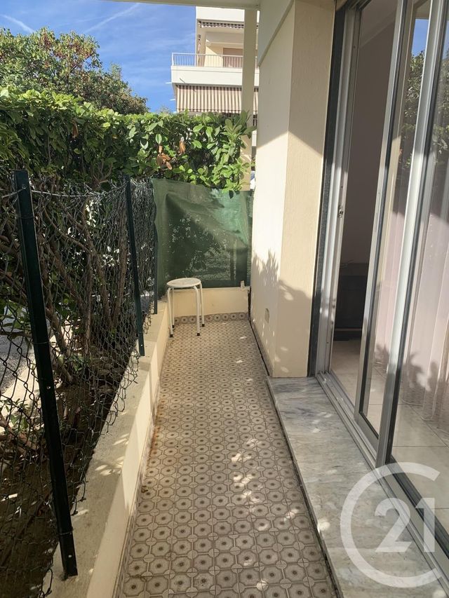 Afficher la photo en grand Appartement F1 à vendre - 1 pièce - 35.51 m2 - ST LAURENT DU VAR - 06 - PROVENCE-ALPES-COTE-D-AZUR - Century 21 Rivièra Transactions