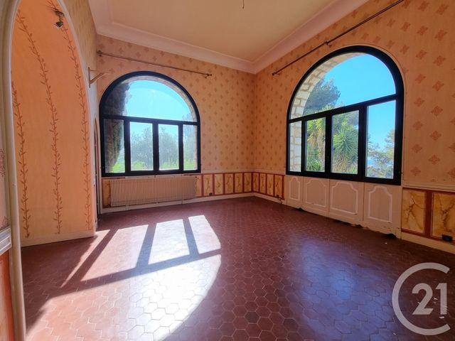 Afficher la photo en grand maison à vendre - 9 pièces - 350.0 m2 - ST LAURENT DU VAR - 06 - PROVENCE-ALPES-COTE-D-AZUR - Century 21 Rivièra Transactions