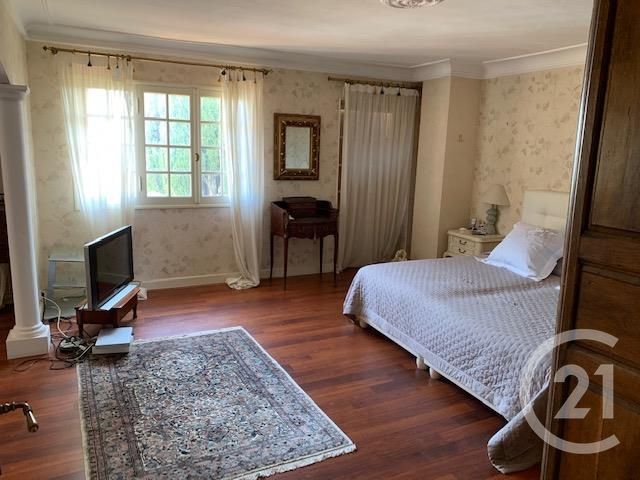 Afficher la photo en grand maison à vendre - 9 pièces - 350.0 m2 - ST LAURENT DU VAR - 06 - PROVENCE-ALPES-COTE-D-AZUR - Century 21 Rivièra Transactions