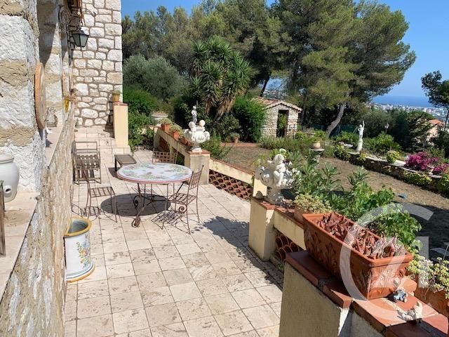 Afficher la photo en grand maison à vendre - 9 pièces - 350.0 m2 - ST LAURENT DU VAR - 06 - PROVENCE-ALPES-COTE-D-AZUR - Century 21 Rivièra Transactions
