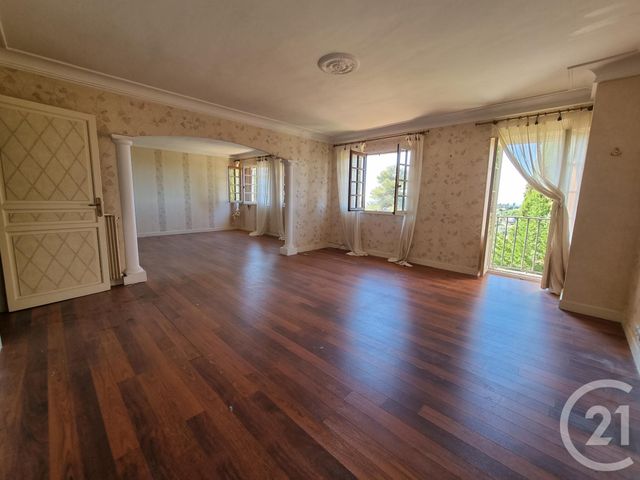 Afficher la photo en grand maison à vendre - 9 pièces - 350.0 m2 - ST LAURENT DU VAR - 06 - PROVENCE-ALPES-COTE-D-AZUR - Century 21 Rivièra Transactions