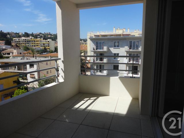 Afficher la photo en grand Appartement F3 à louer - 3 pièces - 62.32 m2 - ST LAURENT DU VAR - 06 - PROVENCE-ALPES-COTE-D-AZUR - Century 21 Rivièra Transactions