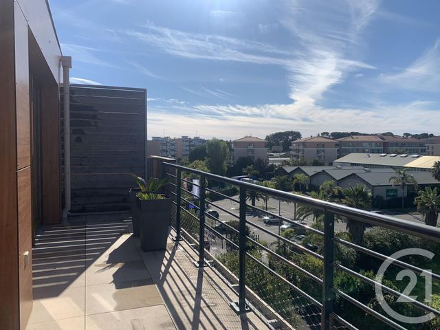 Appartement F2 à louer - 2 pièces - 45.11 m2 - ANTIBES - 06 - PROVENCE-ALPES-COTE-D-AZUR - Century 21 Rivièra Transactions