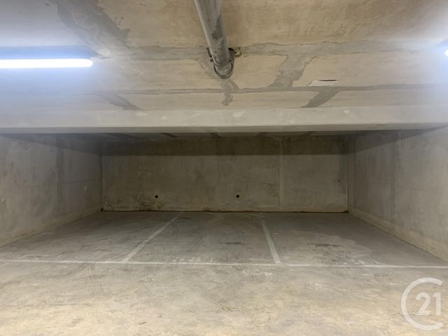 parking à louer - 12.0 m2 - ST LAURENT DU VAR - 06 - PROVENCE-ALPES-COTE-D-AZUR - Century 21 Rivièra Transactions