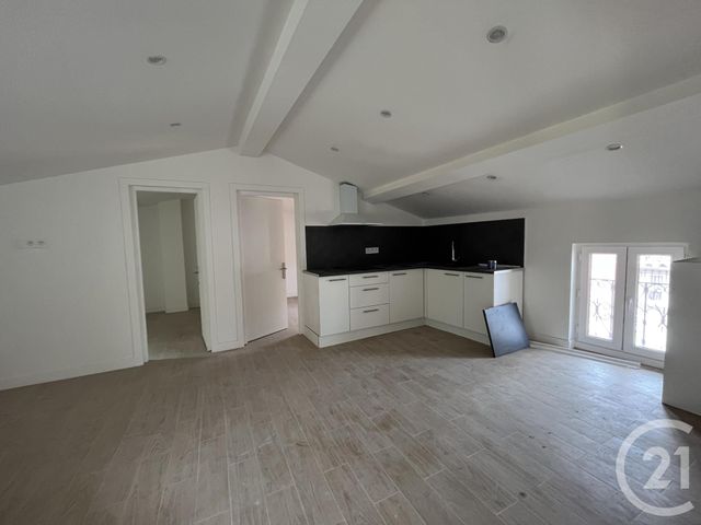Appartement F3 à louer - 3 pièces - 29.79 m2 - ST LAURENT DU VAR - 06 - PROVENCE-ALPES-COTE-D-AZUR - Century 21 Rivièra Transactions