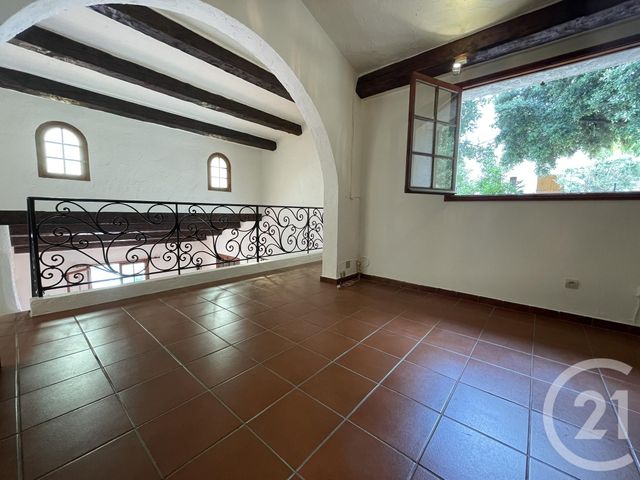 Afficher la photo en grand maison à vendre - 9 pièces - 210.97 m2 - ST LAURENT DU VAR - 06 - PROVENCE-ALPES-COTE-D-AZUR - Century 21 Rivièra Transactions