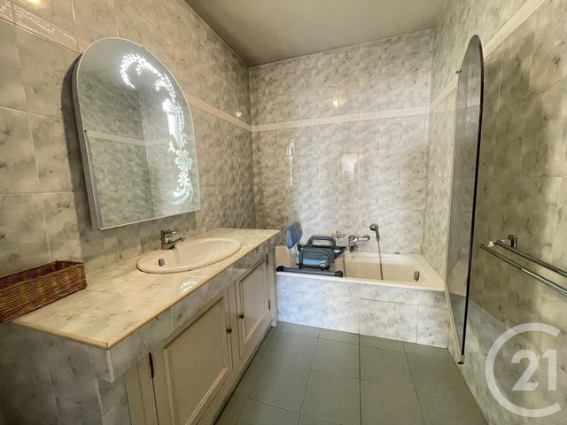 maison à vendre - 5 pièces - 165.0 m2 - ST LAURENT DU VAR - 06 - PROVENCE-ALPES-COTE-D-AZUR - Century 21 Rivièra Transactions