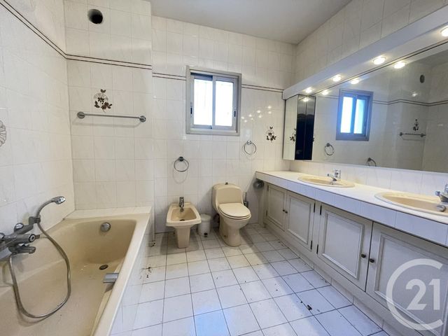 maison à vendre - 5 pièces - 165.0 m2 - ST LAURENT DU VAR - 06 - PROVENCE-ALPES-COTE-D-AZUR - Century 21 Rivièra Transactions