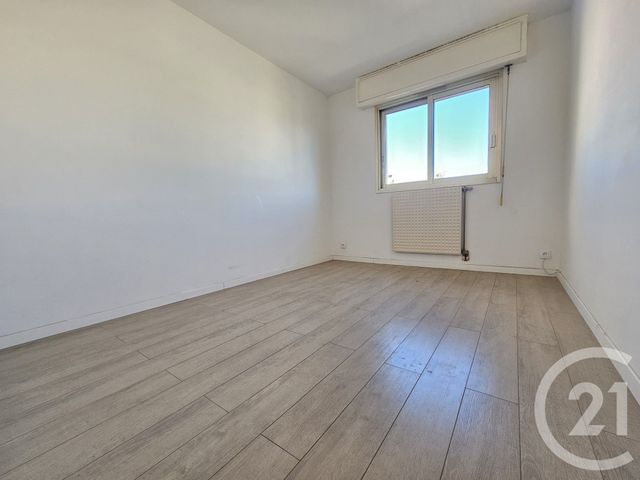 Appartement F3 à vendre - 3 pièces - 61.88 m2 - ST LAURENT DU VAR - 06 - PROVENCE-ALPES-COTE-D-AZUR - Century 21 Rivièra Transactions