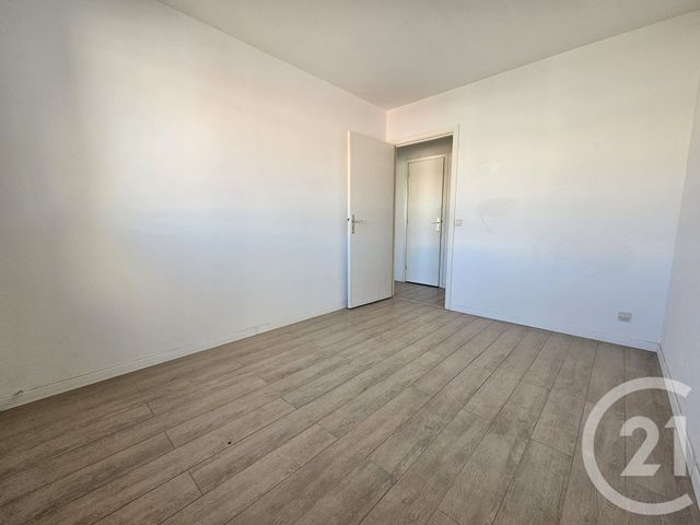 Appartement F3 à vendre - 3 pièces - 61.88 m2 - ST LAURENT DU VAR - 06 - PROVENCE-ALPES-COTE-D-AZUR - Century 21 Rivièra Transactions