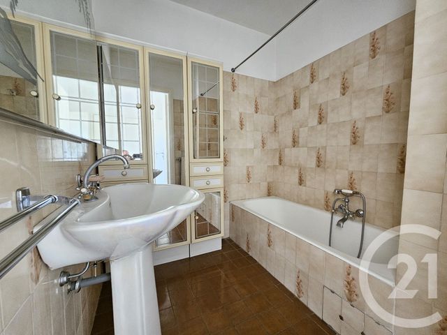 Appartement F3 à vendre - 3 pièces - 61.88 m2 - ST LAURENT DU VAR - 06 - PROVENCE-ALPES-COTE-D-AZUR - Century 21 Rivièra Transactions