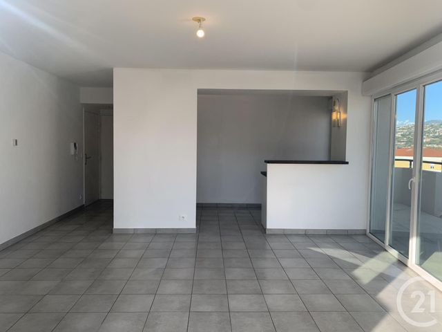 Appartement F4 à louer - 4 pièces - 89.82 m2 - ST LAURENT DU VAR - 06 - PROVENCE-ALPES-COTE-D-AZUR - Century 21 Rivièra Transactions