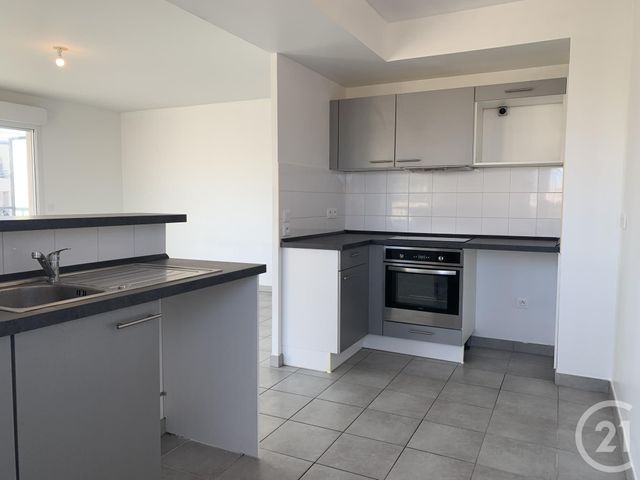 Appartement F4 à louer - 4 pièces - 89.82 m2 - ST LAURENT DU VAR - 06 - PROVENCE-ALPES-COTE-D-AZUR - Century 21 Rivièra Transactions