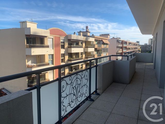 Appartement F4 à louer - 4 pièces - 89.82 m2 - ST LAURENT DU VAR - 06 - PROVENCE-ALPES-COTE-D-AZUR - Century 21 Rivièra Transactions
