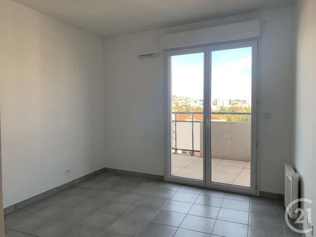 Appartement F4 à louer - 4 pièces - 89.82 m2 - ST LAURENT DU VAR - 06 - PROVENCE-ALPES-COTE-D-AZUR - Century 21 Rivièra Transactions