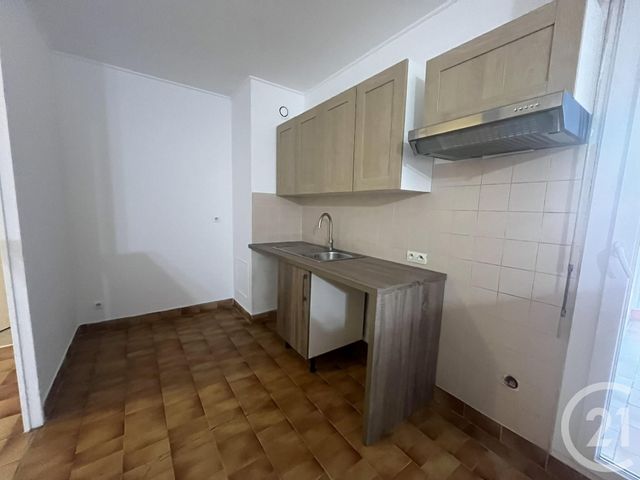 Appartement F4 à louer - 4 pièces - 78.87 m2 - ST LAURENT DU VAR - 06 - PROVENCE-ALPES-COTE-D-AZUR - Century 21 Rivièra Transactions