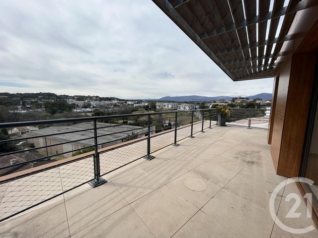 Appartement F3 à louer - 3 pièces - 61.5 m2 - ANTIBES - 06 - PROVENCE-ALPES-COTE-D-AZUR - Century 21 Rivièra Transactions
