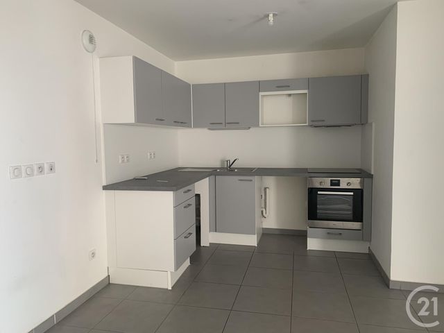 Appartement F4 à louer - 4 pièces - 83.3 m2 - ANTIBES - 06 - PROVENCE-ALPES-COTE-D-AZUR - Century 21 Rivièra Transactions