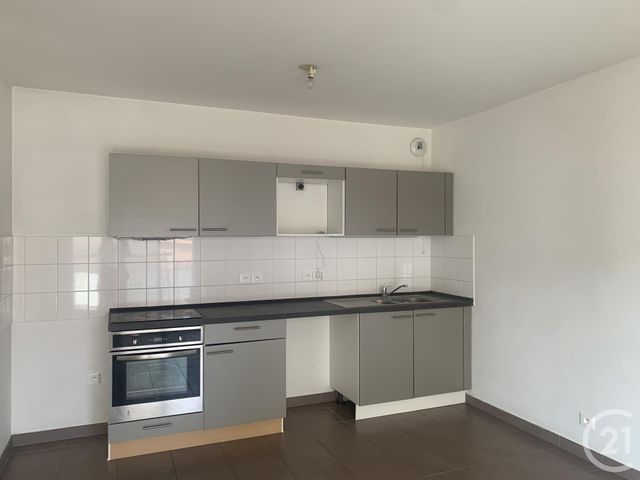 Appartement F3 à louer - 3 pièces - 65.2 m2 - ST LAURENT DU VAR - 06 - PROVENCE-ALPES-COTE-D-AZUR - Century 21 Rivièra Transactions
