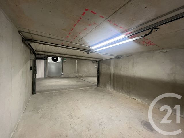 parking à louer - 20.0 m2 - ST LAURENT DU VAR - 06 - PROVENCE-ALPES-COTE-D-AZUR - Century 21 Rivièra Transactions