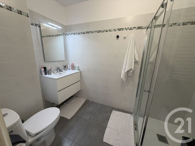 Appartement F2 à louer - 2 pièces - 38.7 m2 - ST LAURENT DU VAR - 06 - PROVENCE-ALPES-COTE-D-AZUR - Century 21 Rivièra Transactions