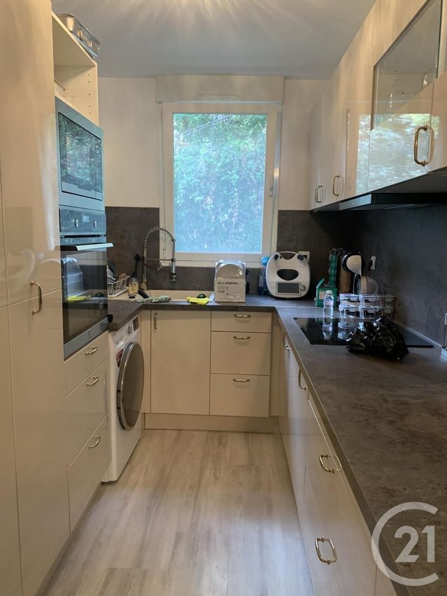 Appartement F4 à louer - 4 pièces - 80.04 m2 - ST LAURENT DU VAR - 06 - PROVENCE-ALPES-COTE-D-AZUR - Century 21 Rivièra Transactions