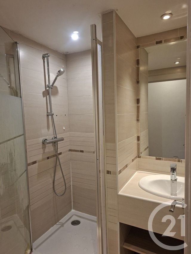 Appartement F4 à louer - 4 pièces - 80.04 m2 - ST LAURENT DU VAR - 06 - PROVENCE-ALPES-COTE-D-AZUR - Century 21 Rivièra Transactions