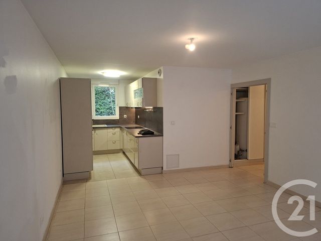 Appartement F4 à louer - 4 pièces - 80.04 m2 - ST LAURENT DU VAR - 06 - PROVENCE-ALPES-COTE-D-AZUR - Century 21 Rivièra Transactions