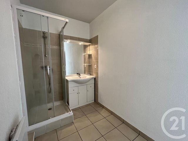 Appartement F2 à louer - 2 pièces - 36.08 m2 - ST LAURENT DU VAR - 06 - PROVENCE-ALPES-COTE-D-AZUR - Century 21 Rivièra Transactions