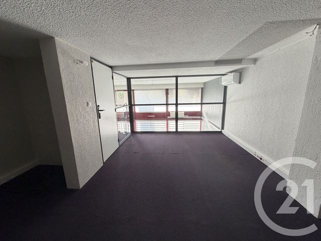 commerce à louer - 60.0 m2 - ST LAURENT DU VAR - 06 - PROVENCE-ALPES-COTE-D-AZUR - Century 21 Rivièra Transactions