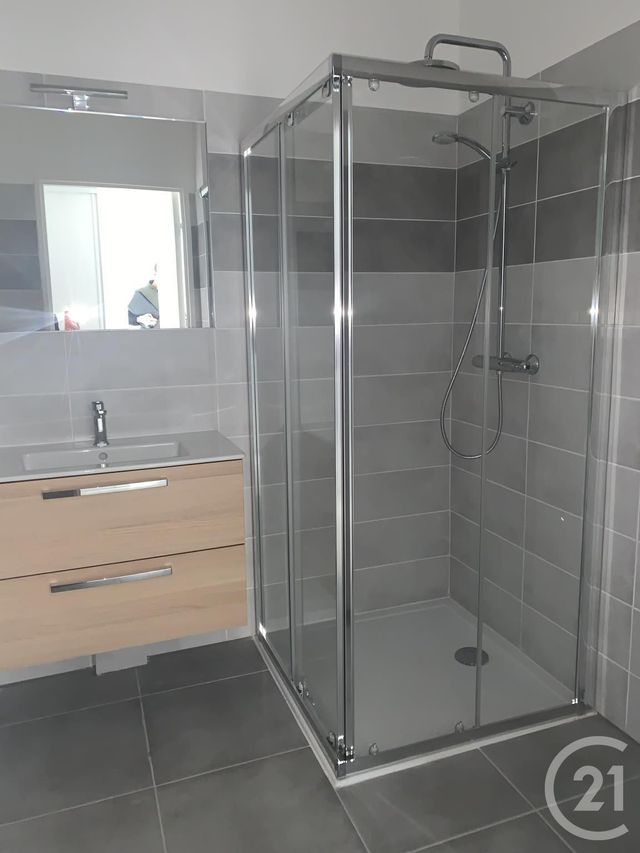 Appartement F2 à louer - 2 pièces - 41.8 m2 - ST LAURENT DU VAR - 06 - PROVENCE-ALPES-COTE-D-AZUR - Century 21 Rivièra Transactions