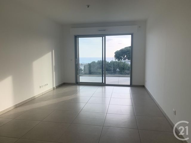 Appartement F2 à louer - 2 pièces - 41.8 m2 - ST LAURENT DU VAR - 06 - PROVENCE-ALPES-COTE-D-AZUR - Century 21 Rivièra Transactions