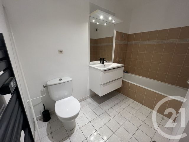 Appartement F2 à louer - 2 pièces - 54.76 m2 - ST LAURENT DU VAR - 06 - PROVENCE-ALPES-COTE-D-AZUR - Century 21 Rivièra Transactions