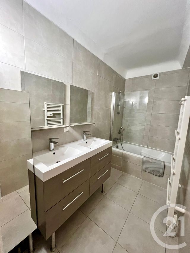 Appartement F4 à louer - 4 pièces - 101.38 m2 - ST JEANNET - 06 - PROVENCE-ALPES-COTE-D-AZUR - Century 21 Rivièra Transactions