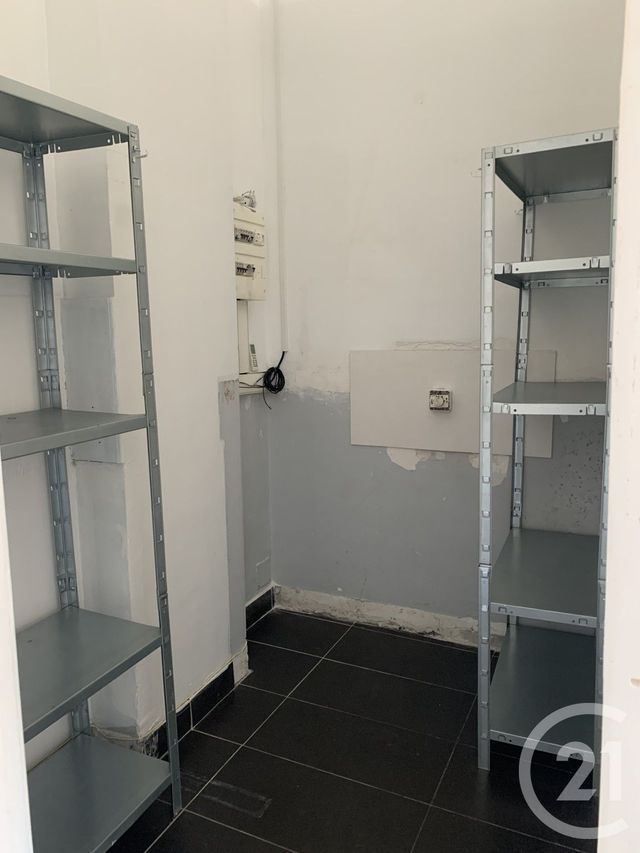 Appartement Local à louer - 1 pièce - 24.45 m2 - ST LAURENT DU VAR - 06 - PROVENCE-ALPES-COTE-D-AZUR - Century 21 Rivièra Transactions