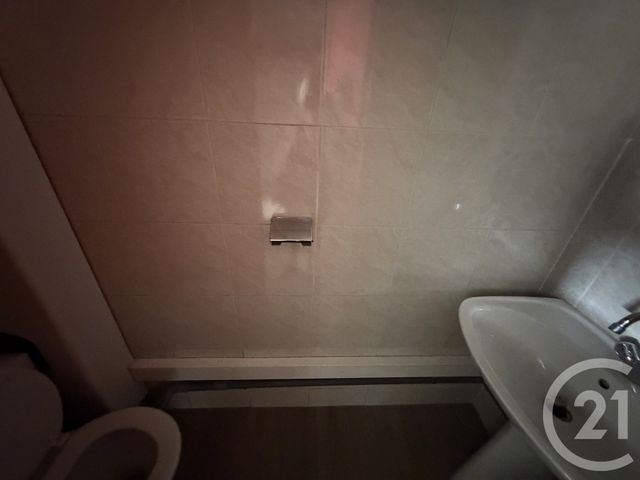 Appartement Local à louer - 2 pièces - 60.0 m2 - ST LAURENT DU VAR - 06 - PROVENCE-ALPES-COTE-D-AZUR - Century 21 Rivièra Transactions