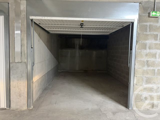 parking à louer - 16.14 m2 - ANTIBES - 06 - PROVENCE-ALPES-COTE-D-AZUR - Century 21 Rivièra Transactions