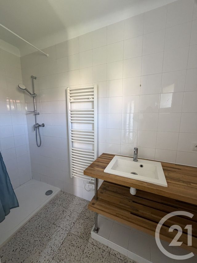 Appartement Duplex à louer - 2 pièces - 37.71 m2 - LA GAUDE - 06 - PROVENCE-ALPES-COTE-D-AZUR - Century 21 Rivièra Transactions
