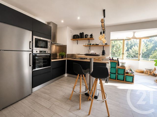 Appartement F3 à vendre - 3 pièces - 78.53 m2 - ST LAURENT DU VAR - 06 - PROVENCE-ALPES-COTE-D-AZUR - Century 21 Rivièra Transactions