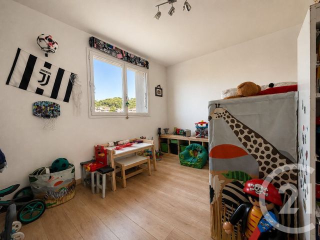 Appartement F4 à vendre - 4 pièces - 83.49 m2 - ST LAURENT DU VAR - 06 - PROVENCE-ALPES-COTE-D-AZUR - Century 21 Rivièra Transactions