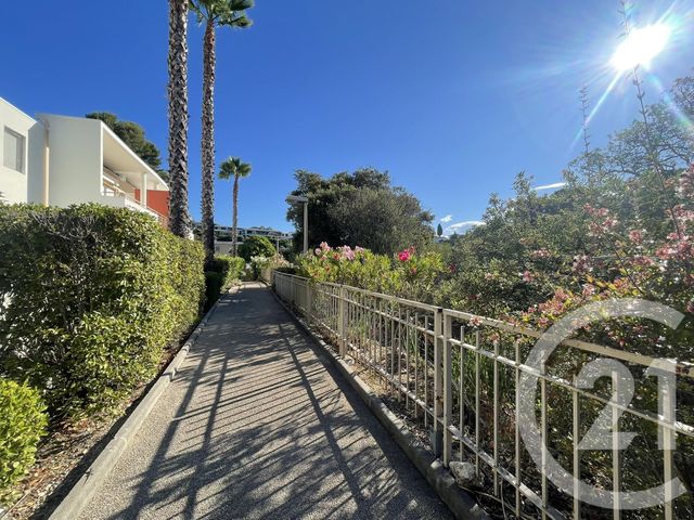 Appartement F2 à vendre - 2 pièces - 46.57 m2 - ST LAURENT DU VAR - 06 - PROVENCE-ALPES-COTE-D-AZUR - Century 21 Rivièra Transactions