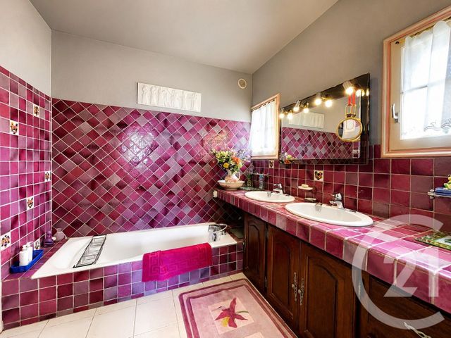 maison à vendre - 5 pièces - 189.35 m2 - ST JEANNET - 06 - PROVENCE-ALPES-COTE-D-AZUR - Century 21 Rivièra Transactions