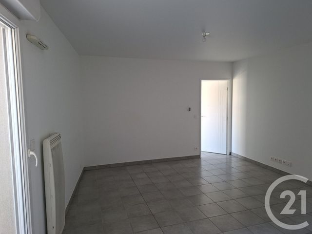 Appartement F2 à louer - 2 pièces - 38.26 m2 - ST LAURENT DU VAR - 06 - PROVENCE-ALPES-COTE-D-AZUR - Century 21 Rivièra Transactions