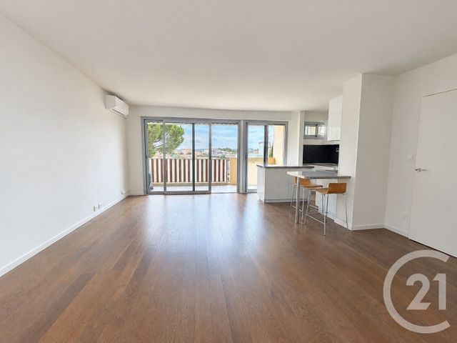 Appartement F2 à louer ST LAURENT DU VAR
