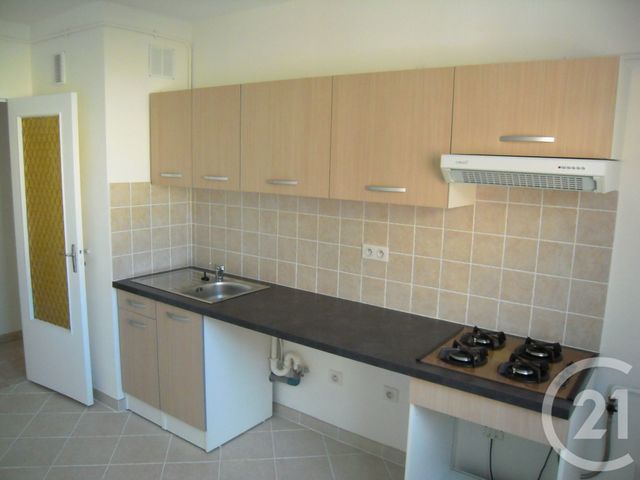 Appartement F2 à louer ST LAURENT DU VAR