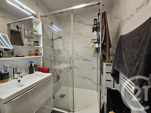 Appartement F2 à vendre - 2 pièces - 33.0 m2 - ST LAURENT DU VAR - 06 - PROVENCE-ALPES-COTE-D-AZUR - Century 21 Rivièra Transactions