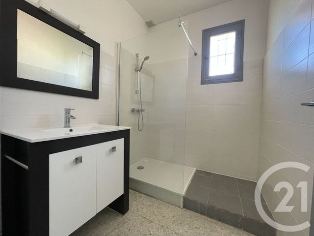 Appartement F5 à vendre - 5 pièces - 147.3 m2 - ST LAURENT DU VAR - 06 - PROVENCE-ALPES-COTE-D-AZUR - Century 21 Rivièra Transactions
