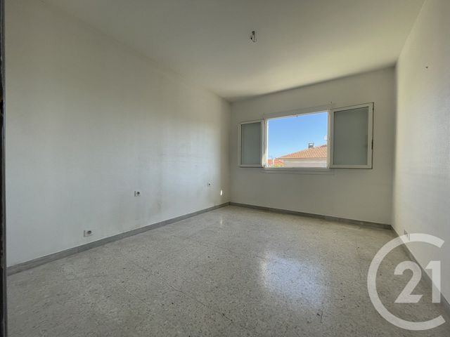 Appartement F5 à vendre - 5 pièces - 147.3 m2 - ST LAURENT DU VAR - 06 - PROVENCE-ALPES-COTE-D-AZUR - Century 21 Rivièra Transactions